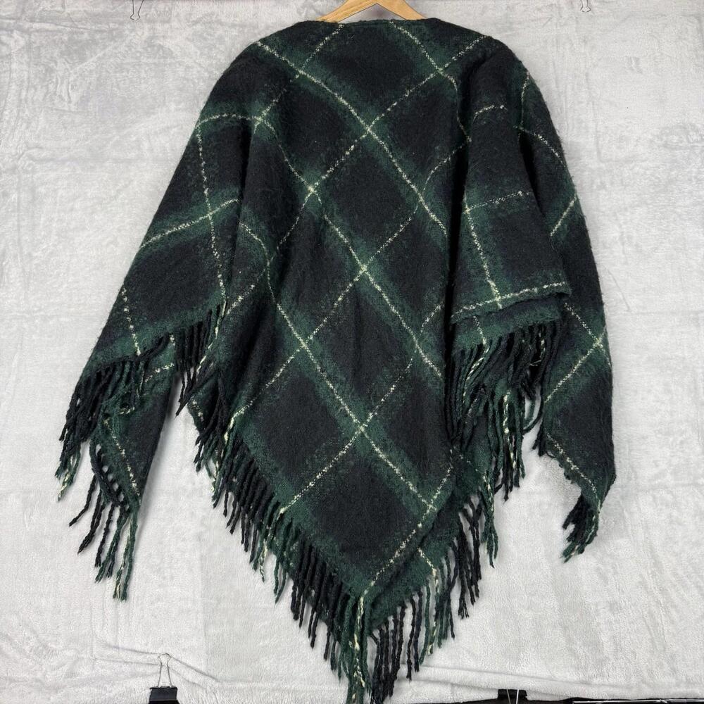 Lauren Ralph Lauren Classic Plaid Fringe Poncho Shawl Green One Size Wrap Soft - Picture 3 of 8